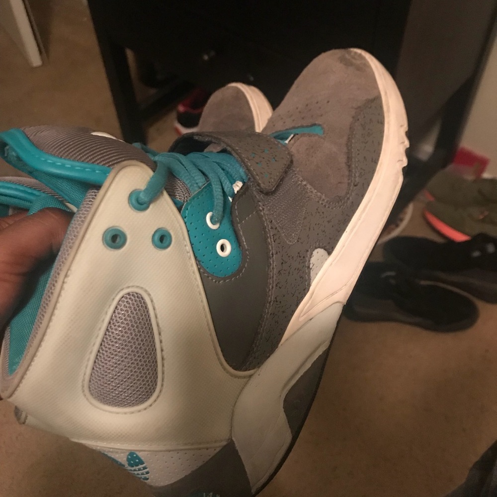 Adidas - Picture 2 of 5